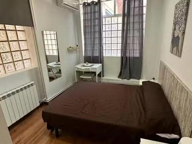 Habitación en Calle de Valdesangil, Valdezarza