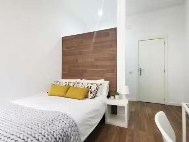 Habitación en Calle de Valencia, Embajadores