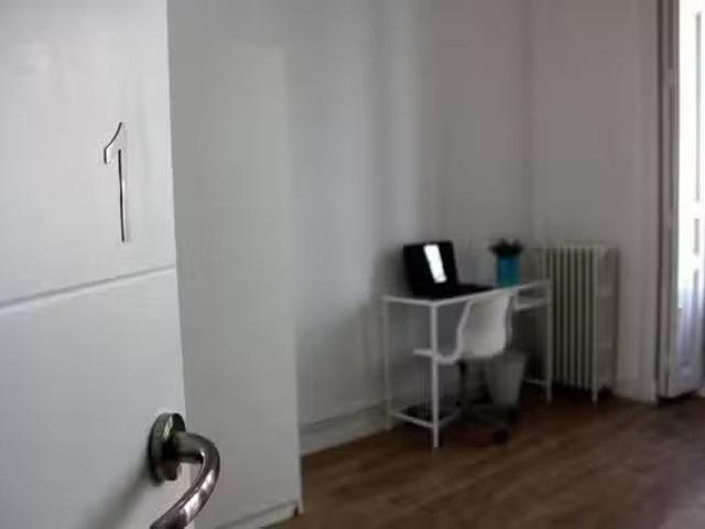 Habitación en Calle de Valenzuela