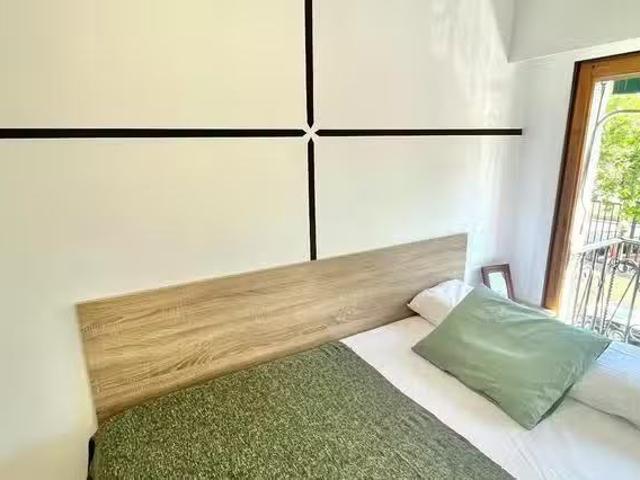 Habitación en Calle del Petirrojo, Aluche