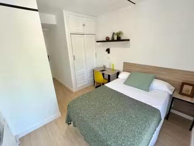 Habitación en Calle del Petirrojo, Aluche