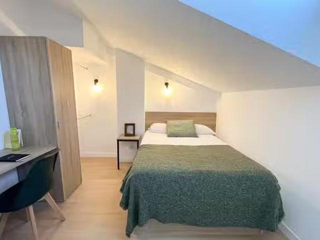 Habitación en Calle del Petirrojo, Aluche