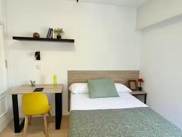 Habitación en Calle del Petirrojo, Aluche