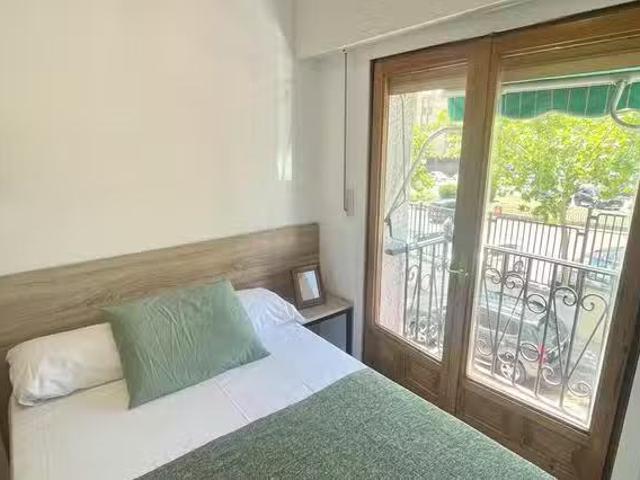 Habitación en Calle del Petirrojo, Aluche