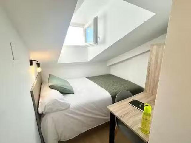 Habitación en Calle del Petirrojo, Aluche