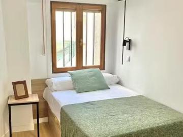 Habitación en Calle del Petirrojo, Aluche