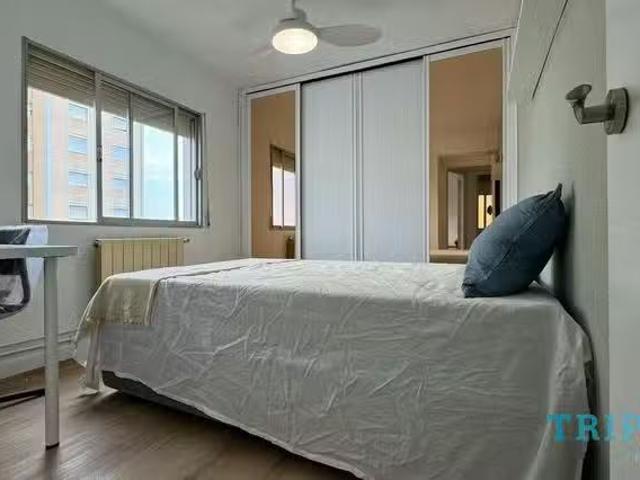 Habitación en Calle del Poeta Blas de Otero, Ciudad Lineal