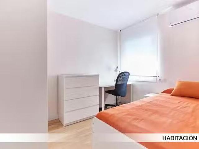 Habitación en Calle Farmaceútico Murillo Herrera, Triana Este