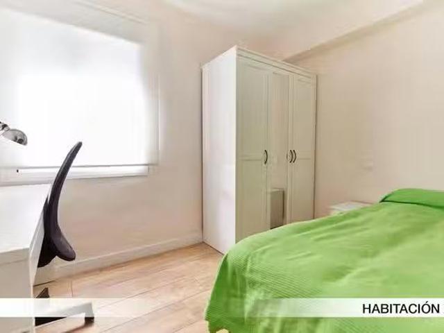 Habitación en Calle Farmaceútico Murillo Herrera, Triana Este