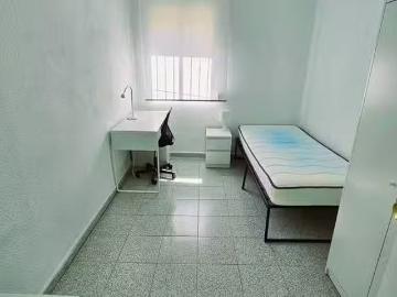 Habitación en Calle Ferrobús