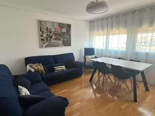 Habitación en Calle Francisco Ferrer, Actur Rey Fernando