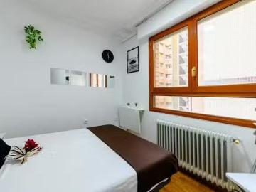 Habitación en Calle Gutiérrez Mellado, Universidad