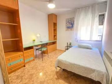 Habitación en Calle Graena