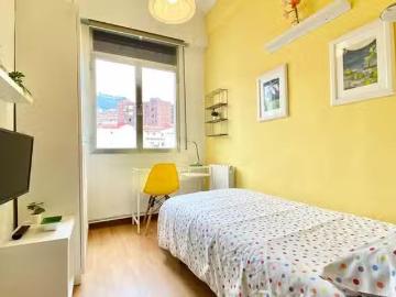 Habitación en Calle Huertas de la Villa, Castaños