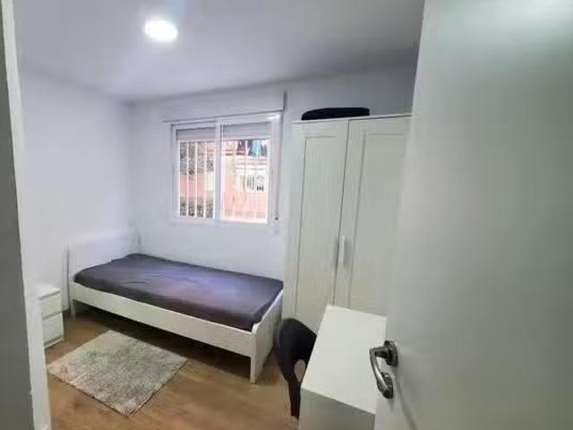 Habitación en Calle Hortensia