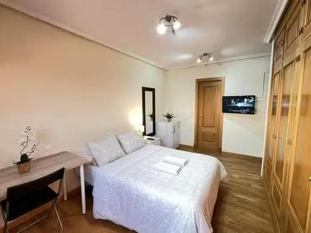 Habitación en Calle Ignacio Zuloaga, Urbanización El Quiñón