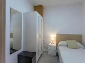 Habitación en Calle José Carsi