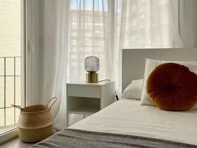 Habitación en Calle José María Py, Ensanche Diputación