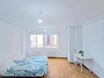 Habitación en Calle La Cruz, Carretas