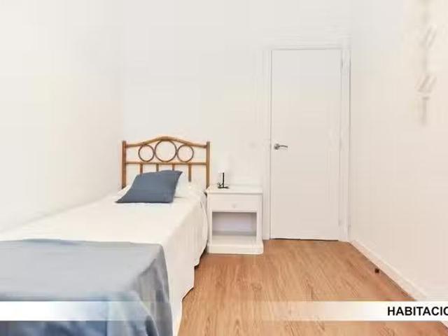 Habitación en Calle Párroco Antonio González Abato, Polígono Sur