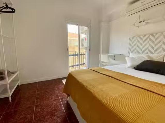 Habitación en Calle Pintor Matarana, Benicalap