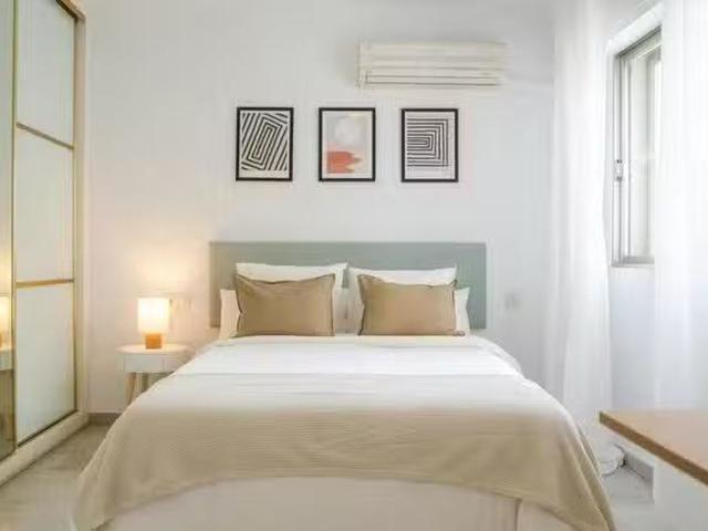 Habitación en Calle Reyes Católicos, Ensanche Diputación