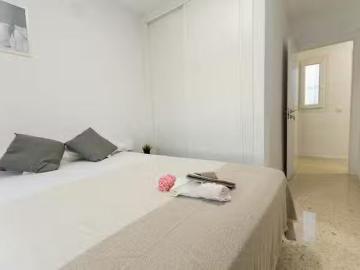 Habitación en Calle Roger de Flor, Explanada de la Estación