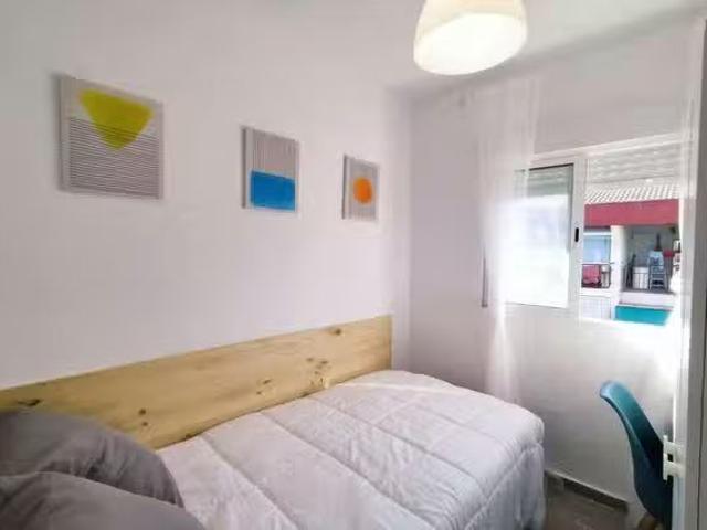 Habitación en Calle Ronda de Alfareros, Norte