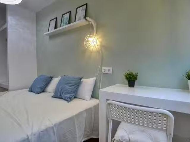 Habitación en Calle San Lamberto, Ciudad Lineal