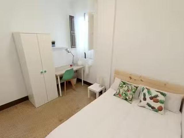 Habitación en Calle Santa Teresa, Centro Sagrario