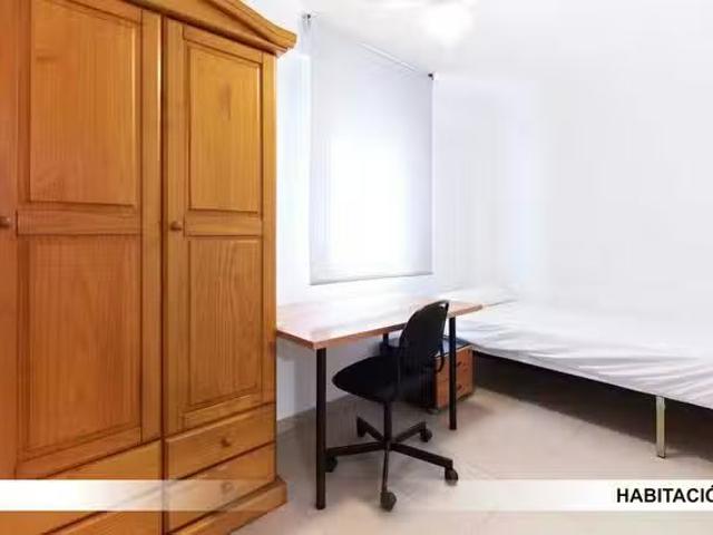 Habitación en Calle Santo Ángel, Los Remedios