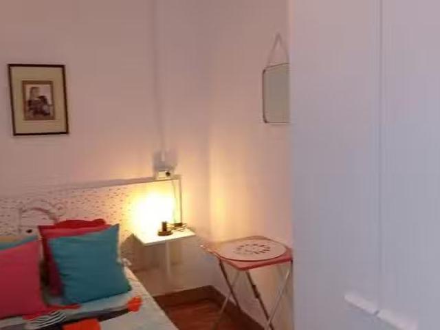 Habitación en Calle Segovia