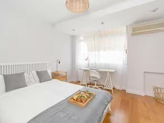 Habitación en Calle Sírio, Estrella