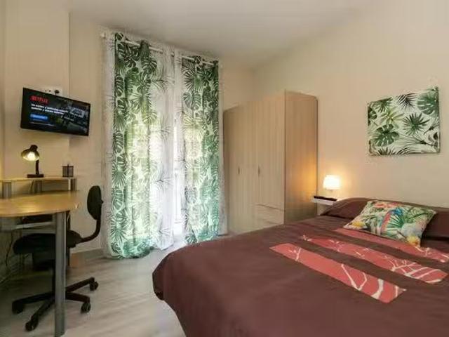 Habitación en Calle Trabuco, Centro Sagrario