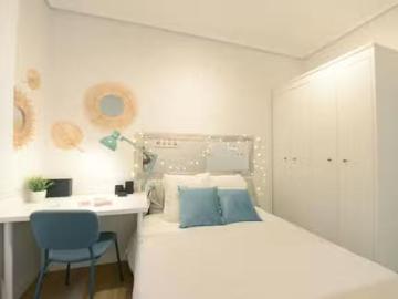 Uribarriko eskolen landa, Euskadi plaza, Bilbao, Moyua, Uribarri, Bilbao, Vizcaya, País Vasco