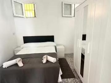 Habitación en Calle Villarroel, Huelin