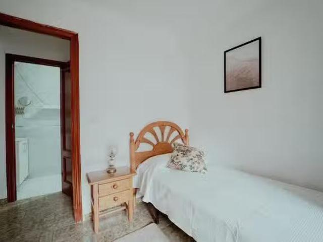 Habitación en Calle Virgen de Luján, Los Remedios