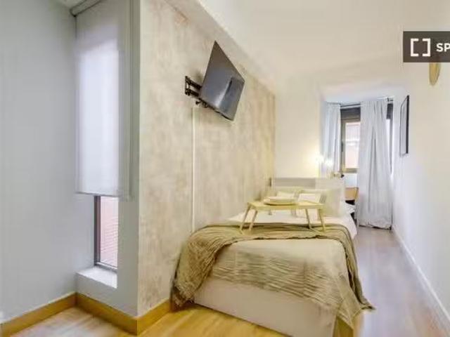 Habitación en Castillejos, Madrid