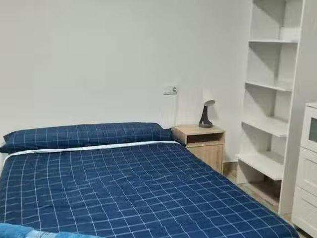 Habitación en Carrer Vall de Laguar, Les Tendetes