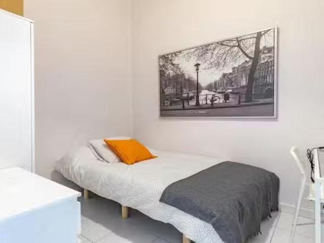 Habitación en Carrer Almirall Cadarso, Gran Via