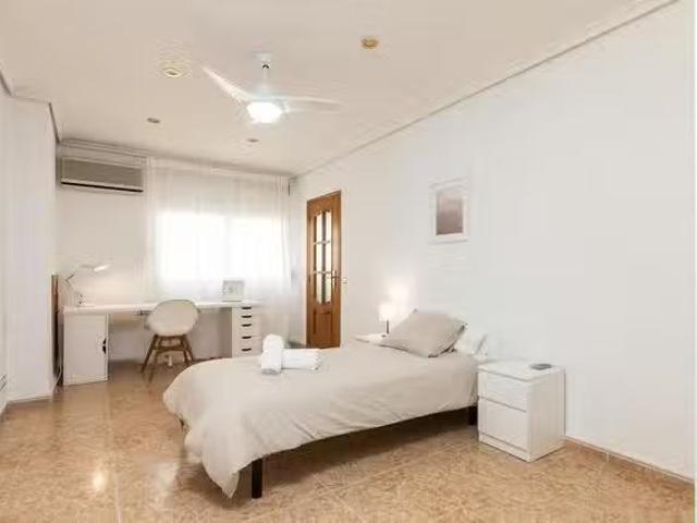 Habitación en Carrer Alejandro VI, Russafa