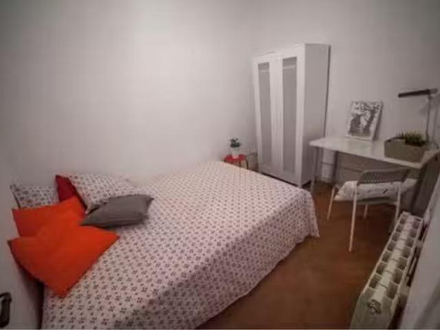 Habitación en Carrer Ample