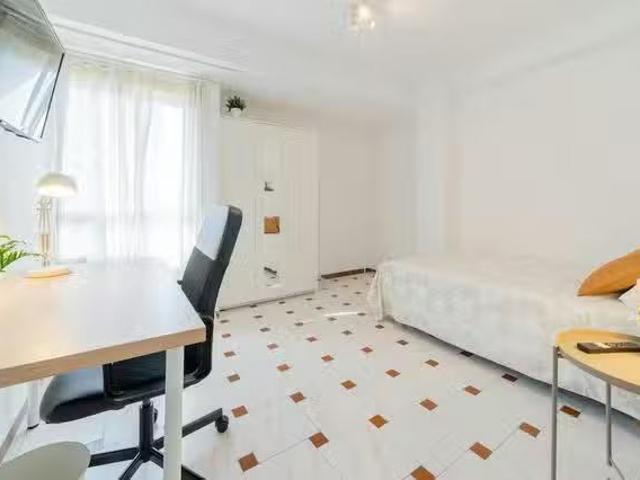 Habitación en Carrer Ángel Villena, Na Rovella