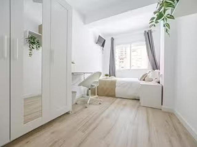 Habitación en Carrer Campoamor, Ciutat Jardí