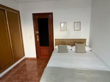Habitación en Carrer Campoamor, l'Amistat
