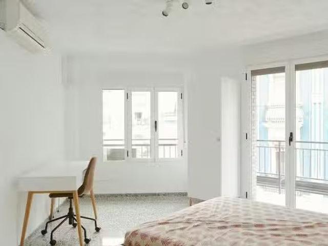 Habitación en Carrer Cadis, Russafa