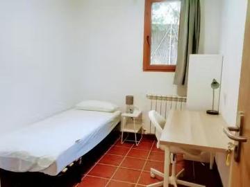 Habitación en Carrer d'Alonso Cano