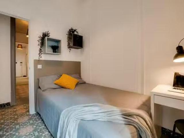 Habitación en Carrer d'Aragó, L'Eixample