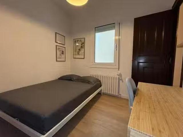 Habitación en Carrer de Tecla Sala