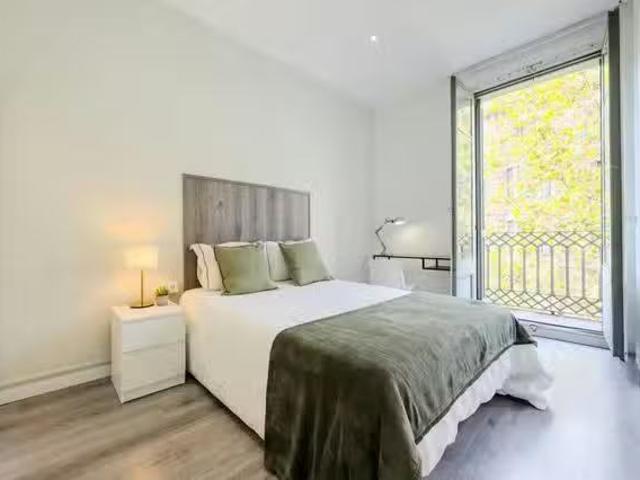 Habitación en Carrer de Trafalgar, Dreta de l'Eixample